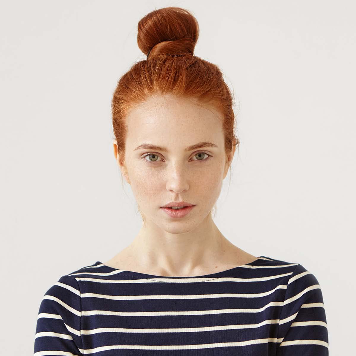 young caucasian woman with freckled skin green eye A5ZYG94.jpg