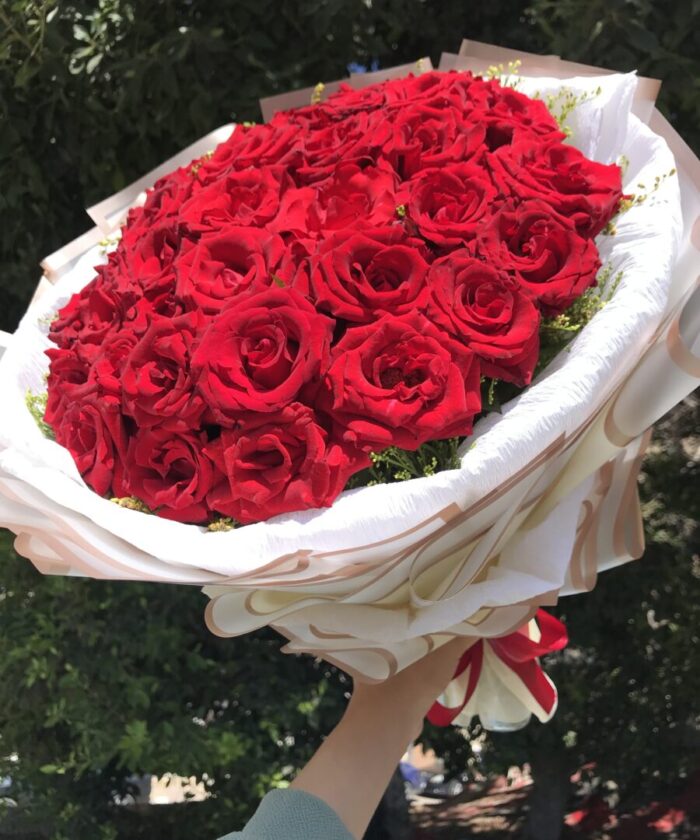 Luxurious Red Roses Grand Bouquet
