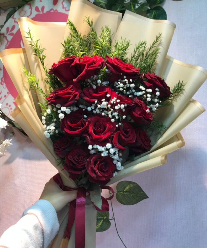 Passionate Red Roses Elegance