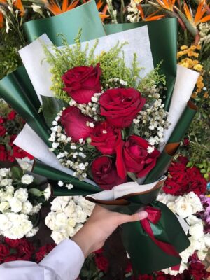 Classic Red Roses Elegance Bouquet