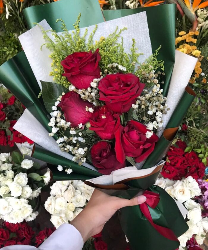Classic Red Roses Elegance Bouquet