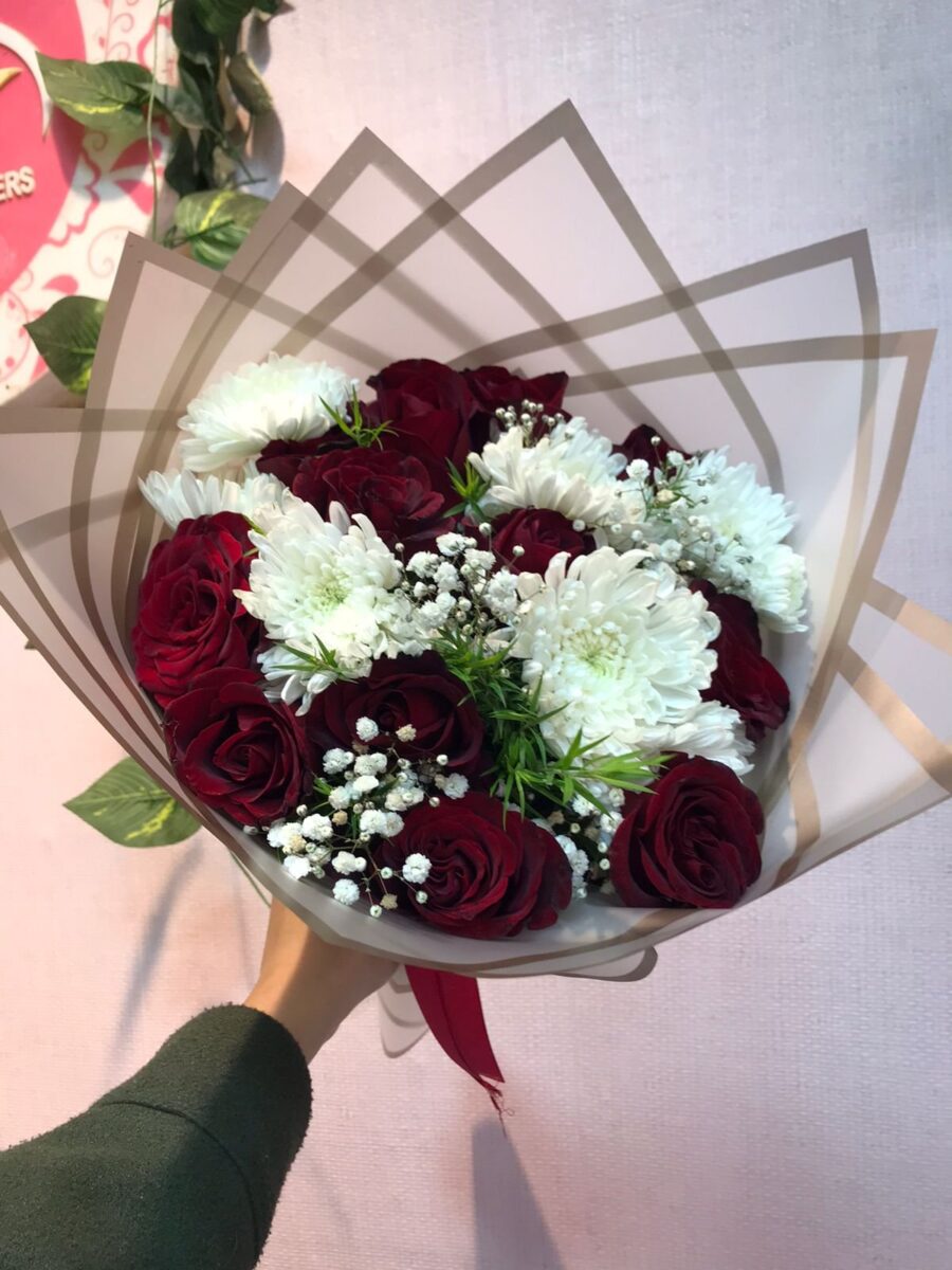 Burgundy Romance Bouquet - الصورة 2